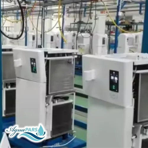 خط مونتاژ دستگاه‌های تولید آب AguaPARS در کارخانه